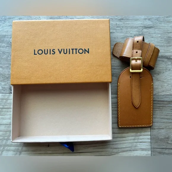 Louis Vuitton Vachetta Luggage tag and Poignet LV small box - Picture 2 of 4